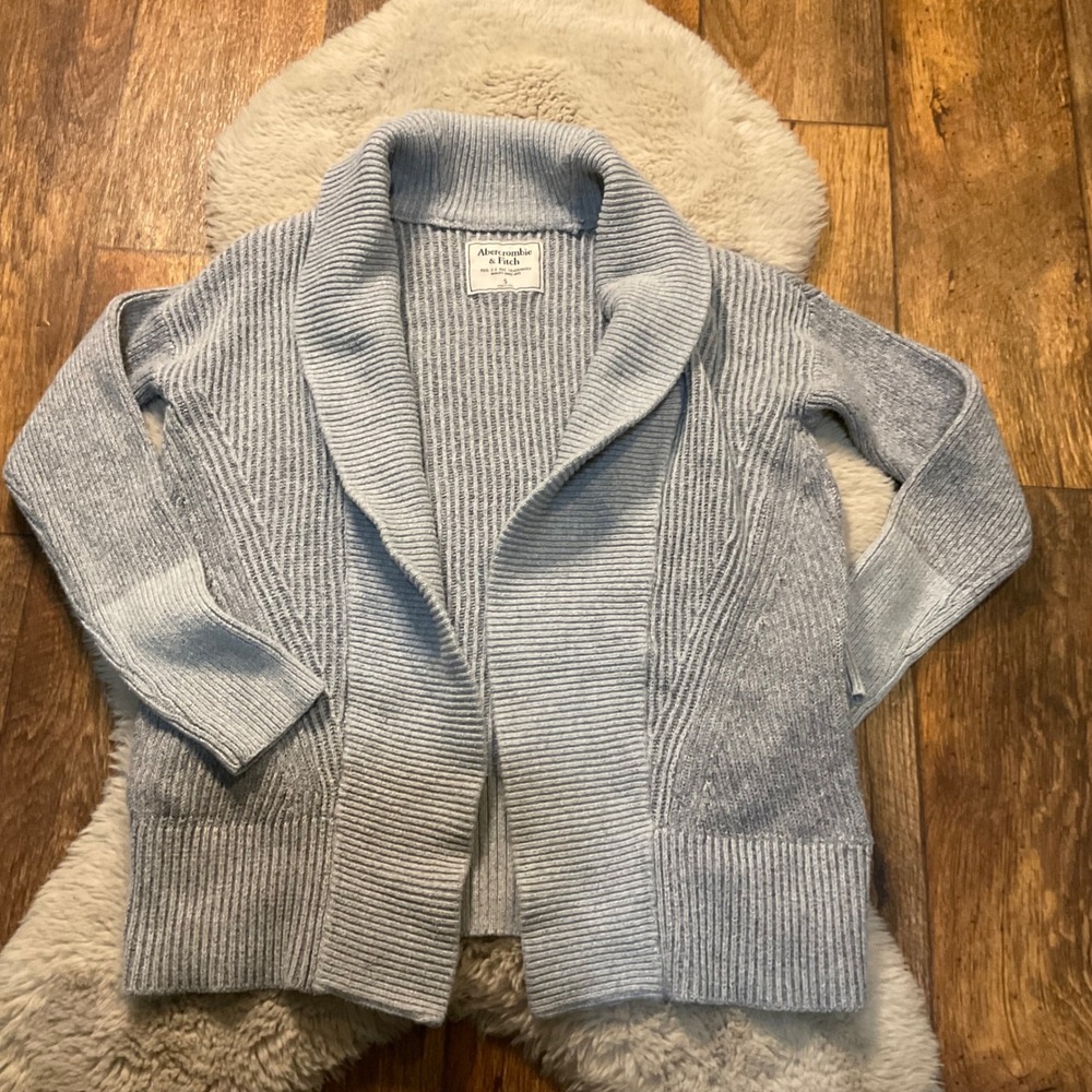 Abercrombie & Fitch‎ Cardigan Sweater Size Small Gray Pockets Knit Long Sleeve
